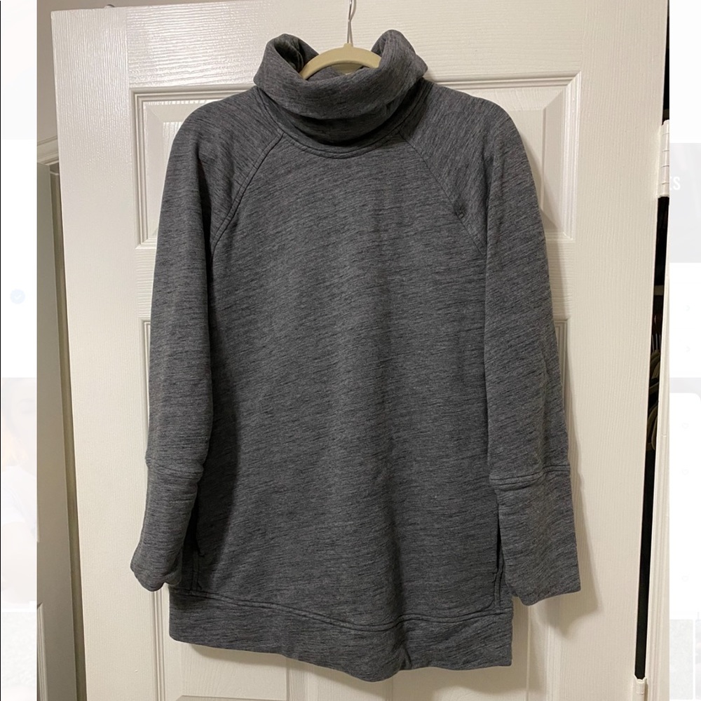Lulu Lemon long turtleneck